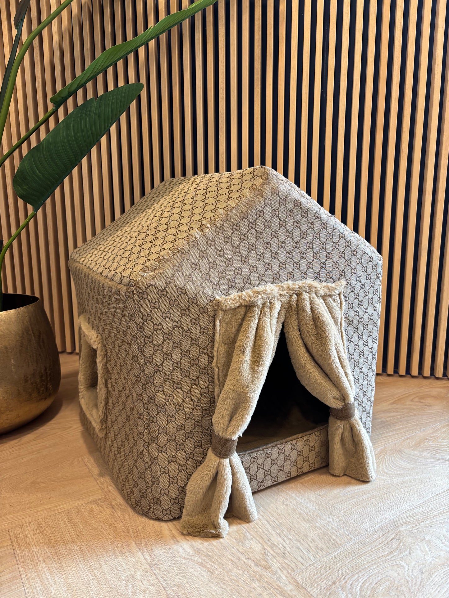 Luxe huisje - Beige GG met gordijnen
