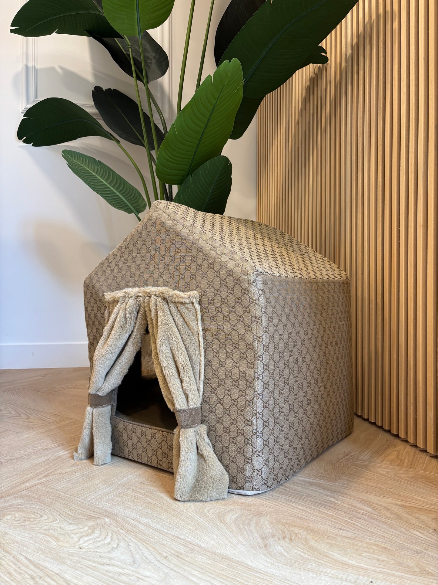 Luxe huisje - Beige GG met gordijnen