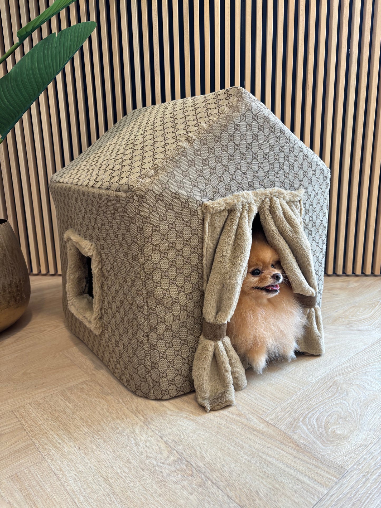 Luxe huisje - Beige GG met gordijnen