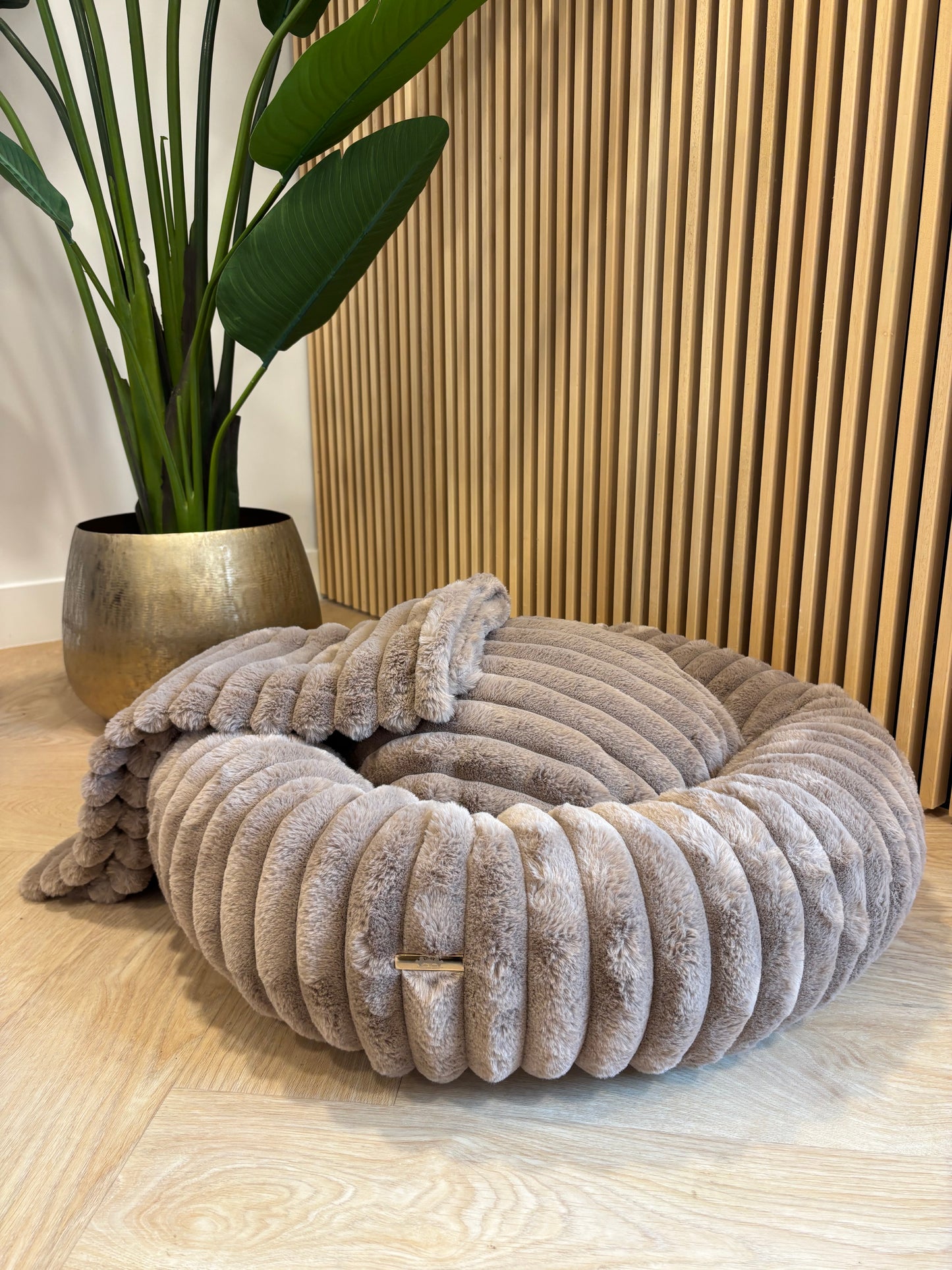 Donut mand Mishka - Bruin