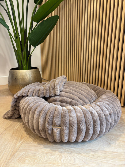 Donut mand Mishka - Bruin