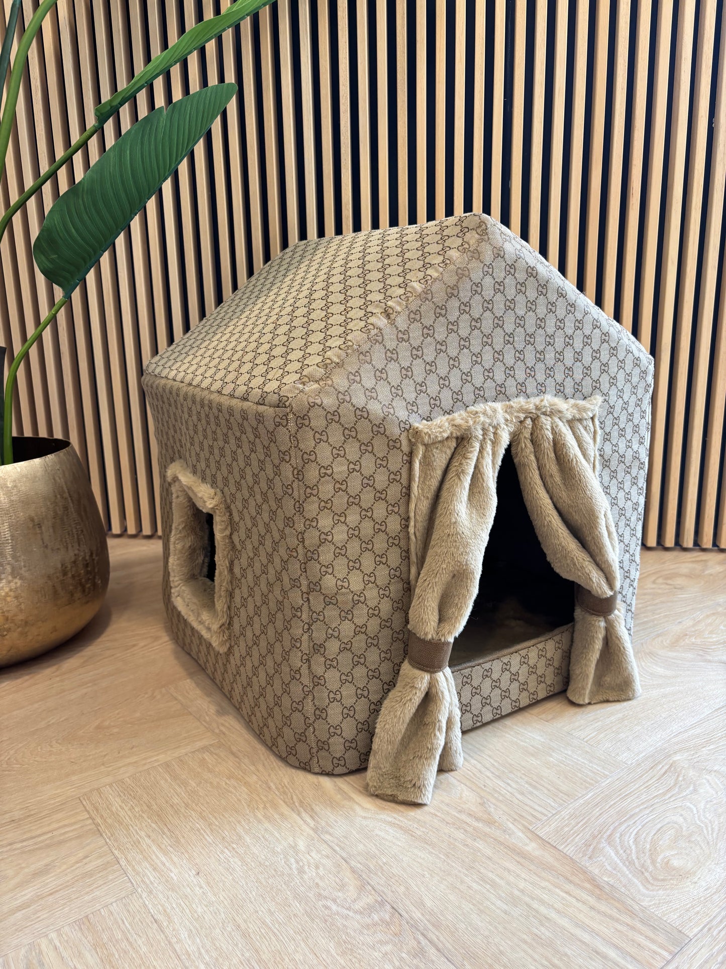 Luxe huisje - Beige GG met gordijnen