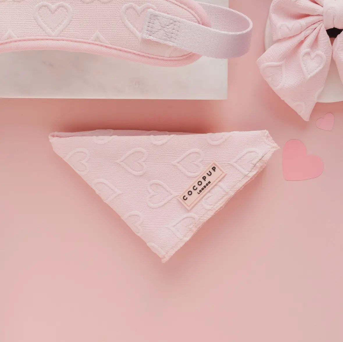Cocopup London - Bandana Roze Hartjes