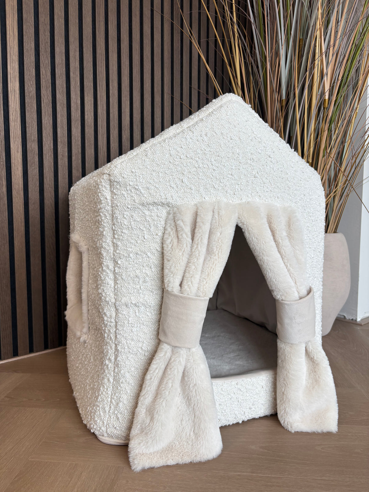 Luxe huisje met gordijnen - Bouclé