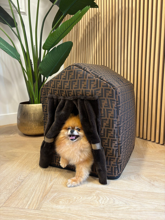 Luxe huisje - Bruin FF met gordijnen