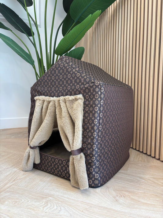 Luxe huisje - Bruin lv met gordijnen