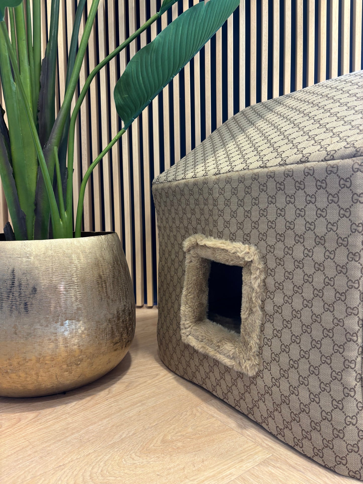 Luxe huisje - Beige GG met gordijnen