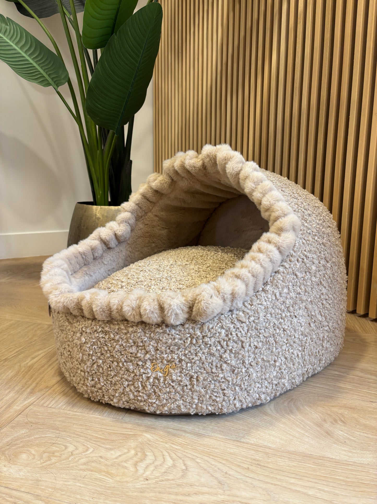 Eh Gia Iglo mand - Curly teddy Beige